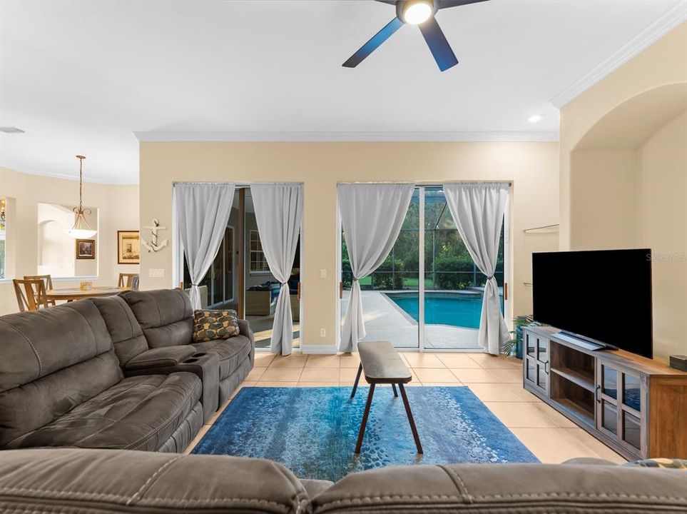 For Sale: $817,000 (4 beds, 3 baths, 2555 Square Feet)