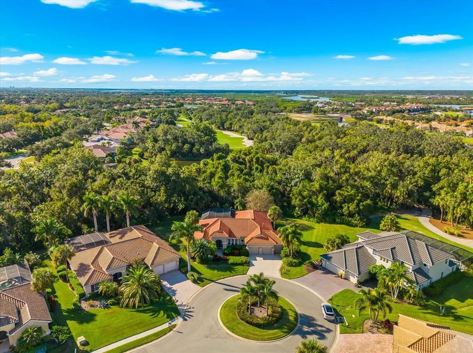 For Sale: $817,000 (4 beds, 3 baths, 2555 Square Feet)