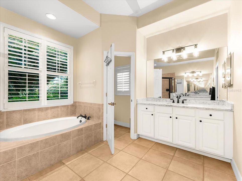 For Sale: $817,000 (4 beds, 3 baths, 2555 Square Feet)