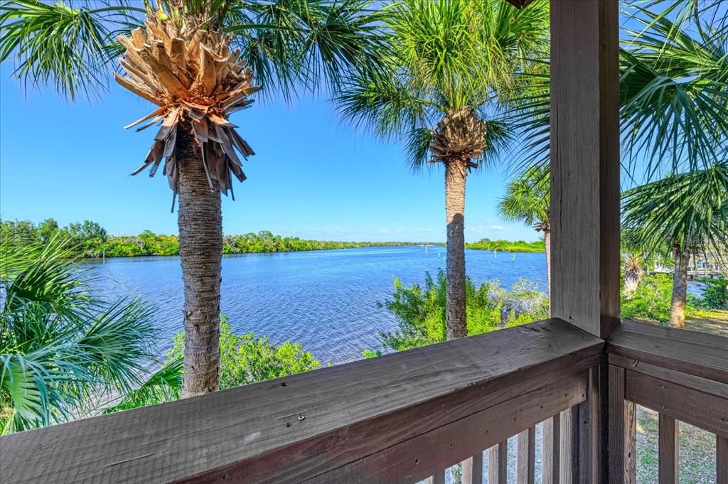 For Sale: $817,000 (4 beds, 3 baths, 2555 Square Feet)