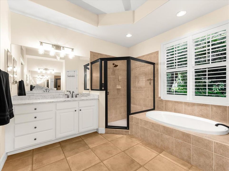 For Sale: $817,000 (4 beds, 3 baths, 2555 Square Feet)