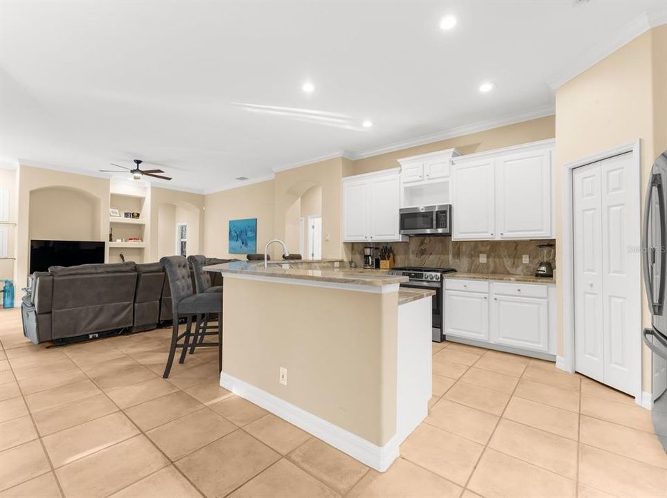 For Sale: $817,000 (4 beds, 3 baths, 2555 Square Feet)