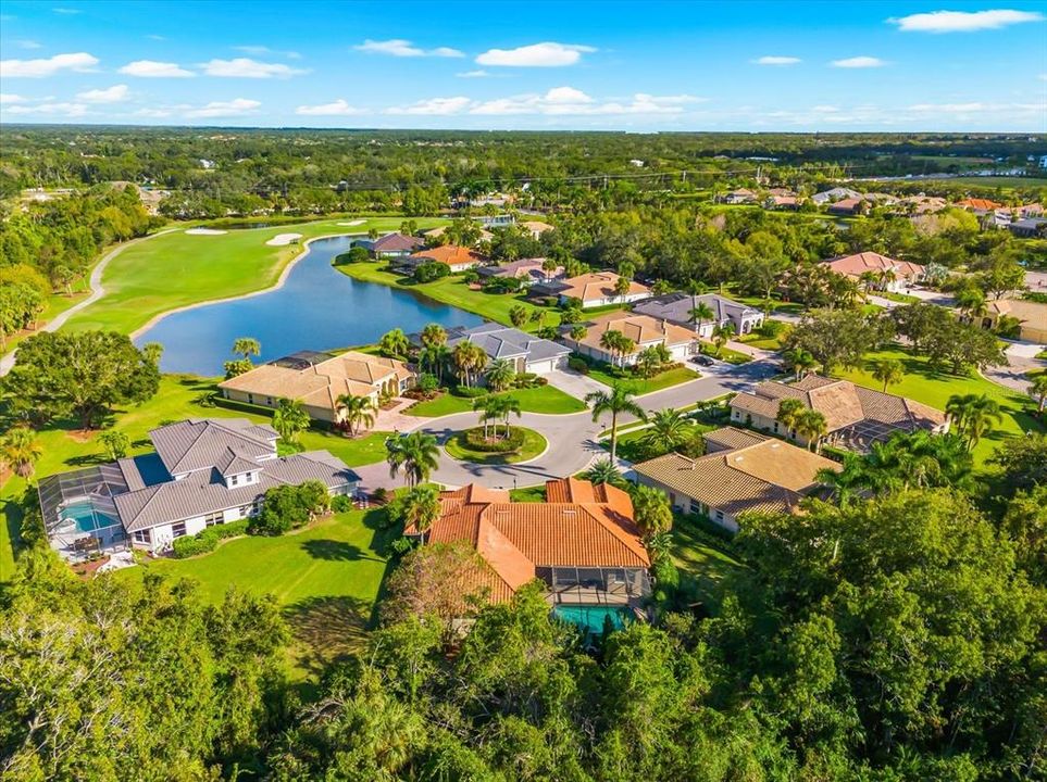 For Sale: $817,000 (4 beds, 3 baths, 2555 Square Feet)