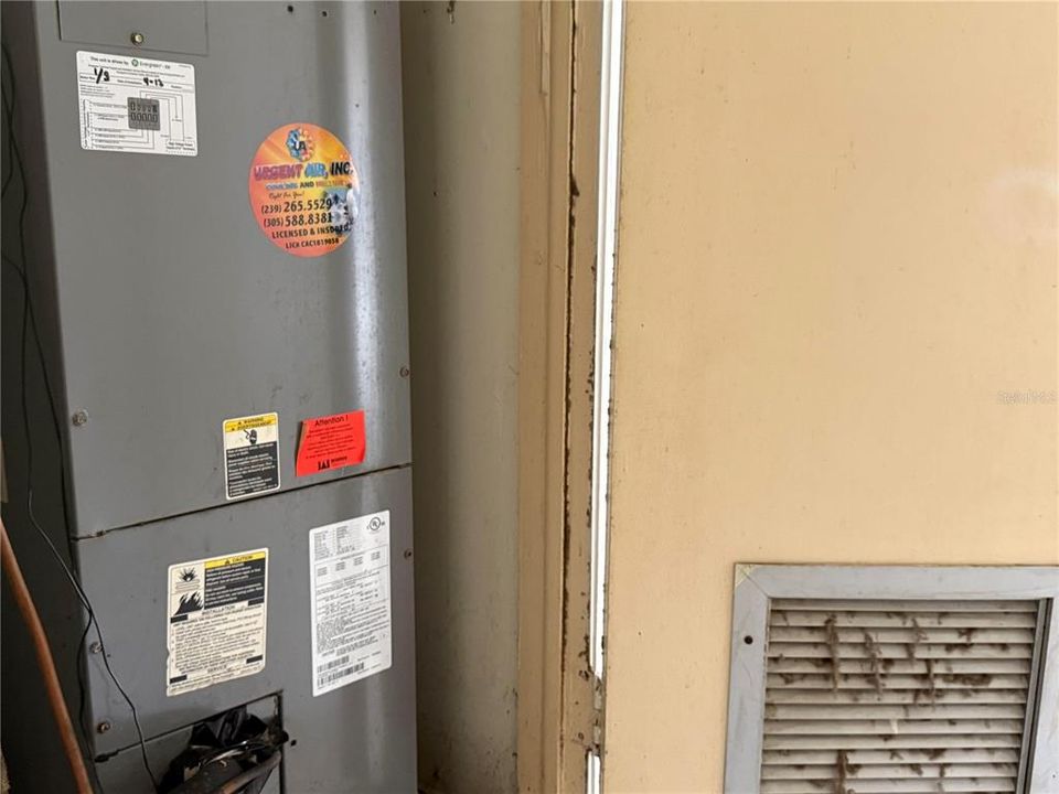 待售: $199,000 (3 贝兹, 2 浴室, 943 平方英尺)