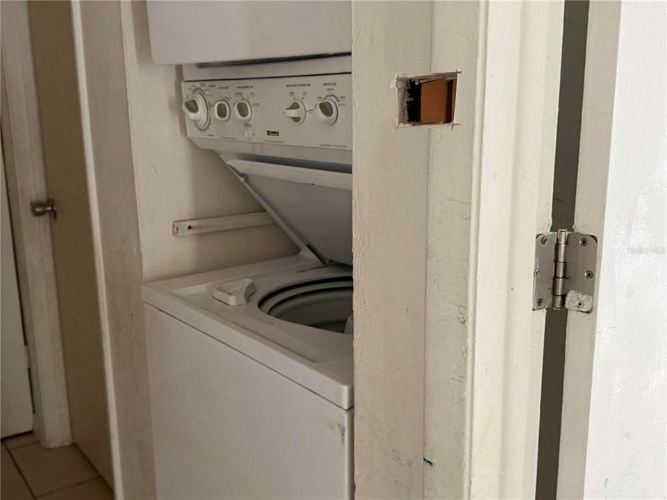 待售: $199,000 (3 贝兹, 2 浴室, 943 平方英尺)