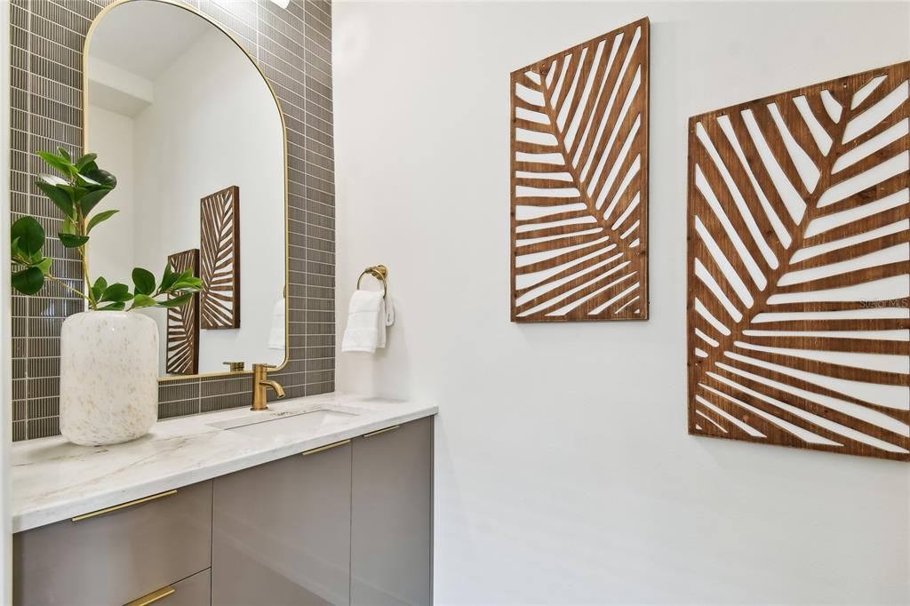 合同活跃: $794,500 (3 贝兹, 3 浴室, 2098 平方英尺)