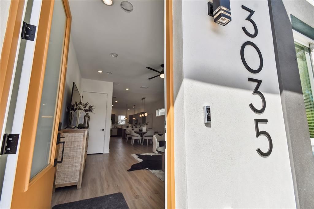 合同活跃: $794,500 (3 贝兹, 3 浴室, 2098 平方英尺)