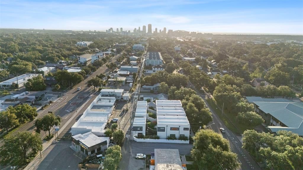 合同活跃: $794,500 (3 贝兹, 3 浴室, 2098 平方英尺)