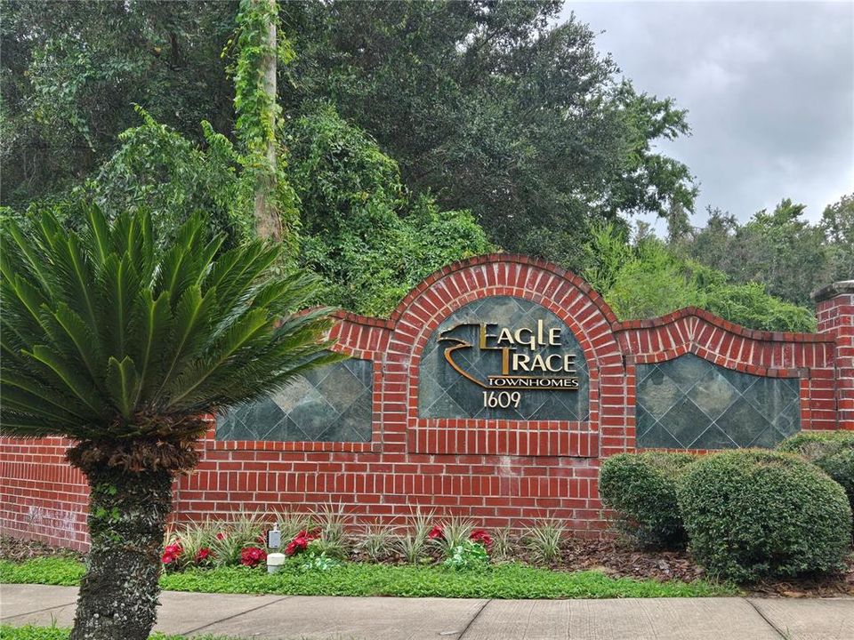 Recently Rented: $1,225 (2 beds, 2 baths, 975 Square Feet)