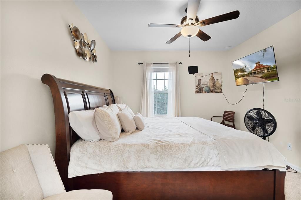 Под контрактом: $239,000 (2 спален, 2 ванн, 1147 Квадратных фут)