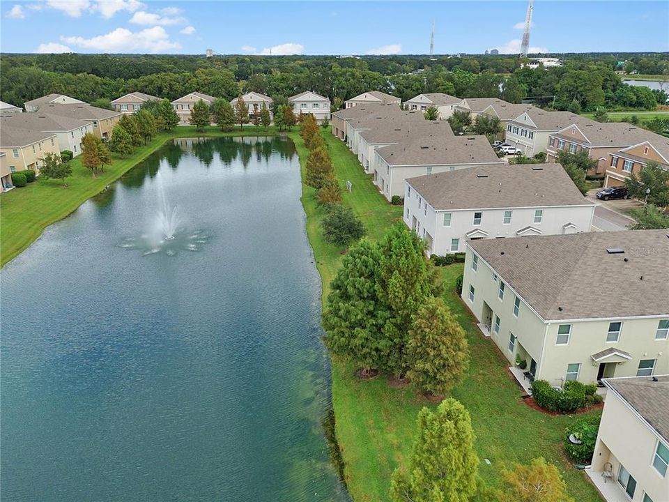 Под контрактом: $239,000 (2 спален, 2 ванн, 1147 Квадратных фут)