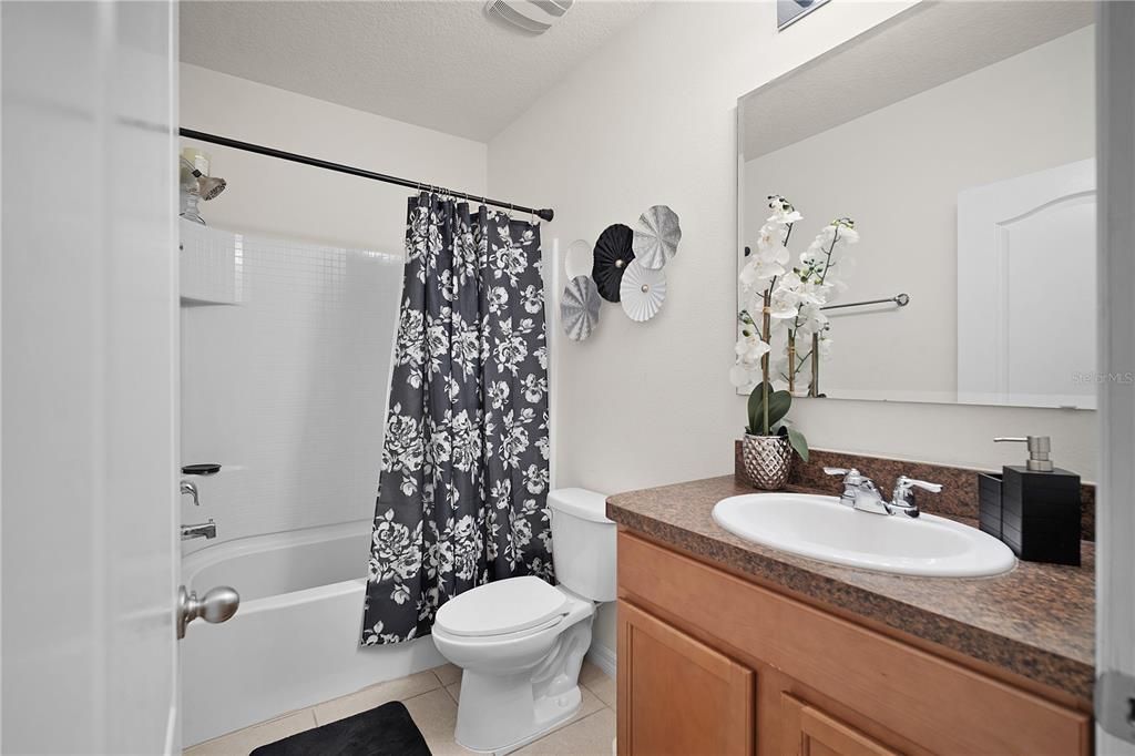 Под контрактом: $239,000 (2 спален, 2 ванн, 1147 Квадратных фут)