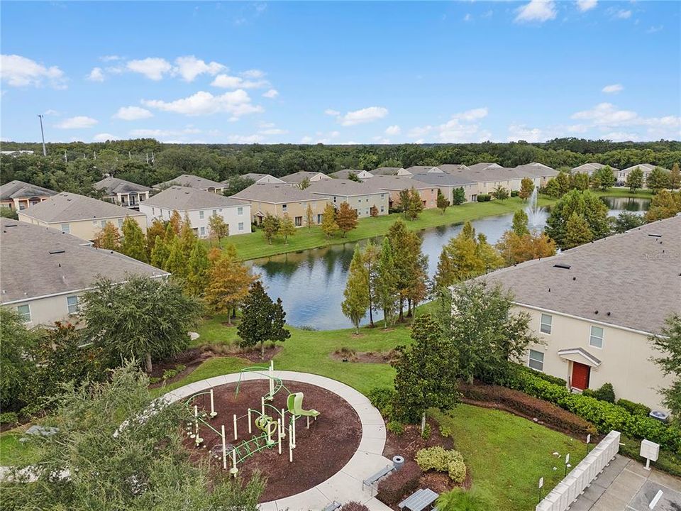 Под контрактом: $239,000 (2 спален, 2 ванн, 1147 Квадратных фут)