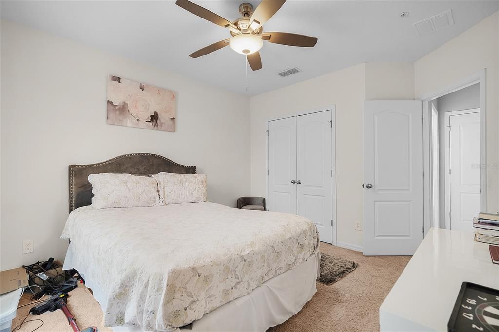 Под контрактом: $239,000 (2 спален, 2 ванн, 1147 Квадратных фут)