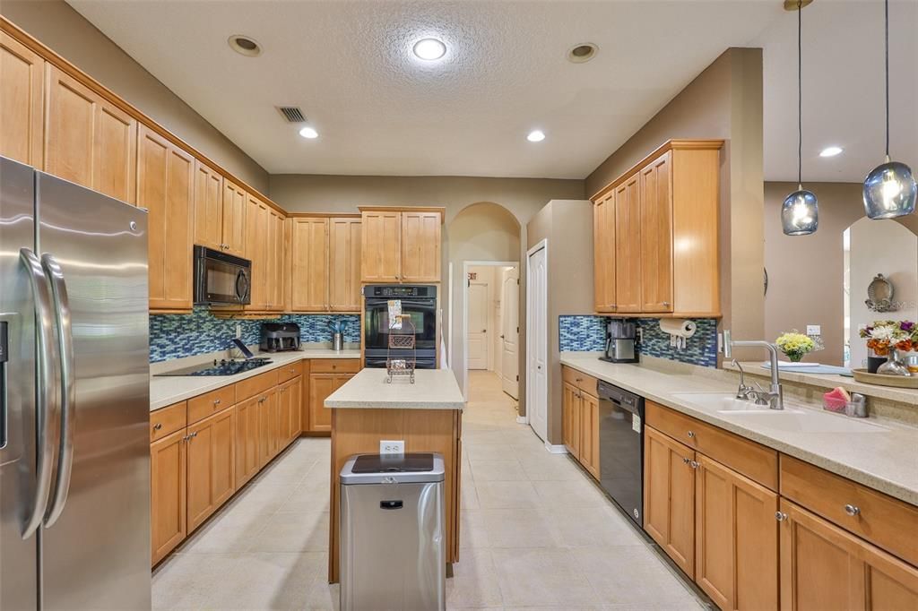 For Sale: $510,000 (4 beds, 3 baths, 2688 Square Feet)