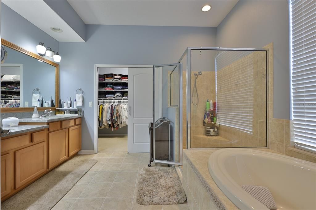 For Sale: $510,000 (4 beds, 3 baths, 2688 Square Feet)