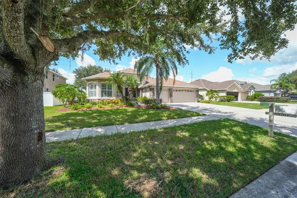 For Sale: $510,000 (4 beds, 3 baths, 2688 Square Feet)