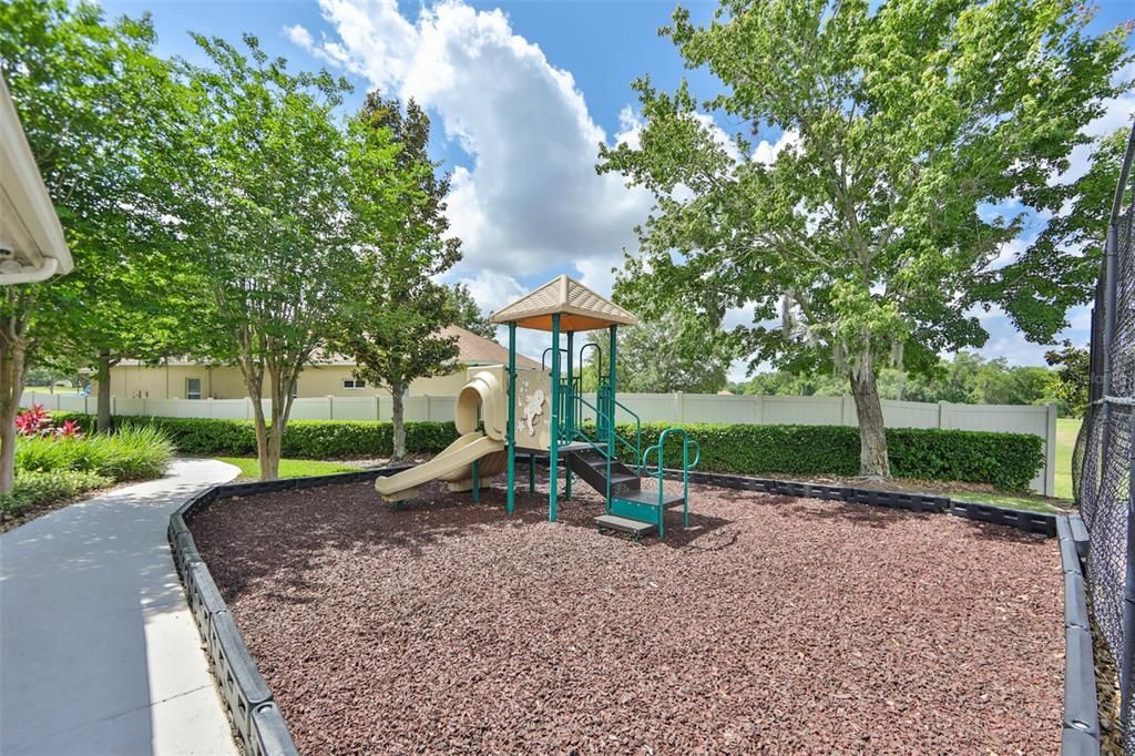 For Sale: $510,000 (4 beds, 3 baths, 2688 Square Feet)