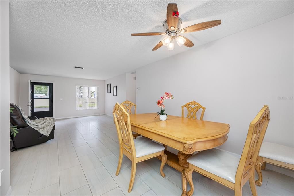 En Venta: $264,000 (2 camas, 2 baños, 1210 Pies cuadrados)