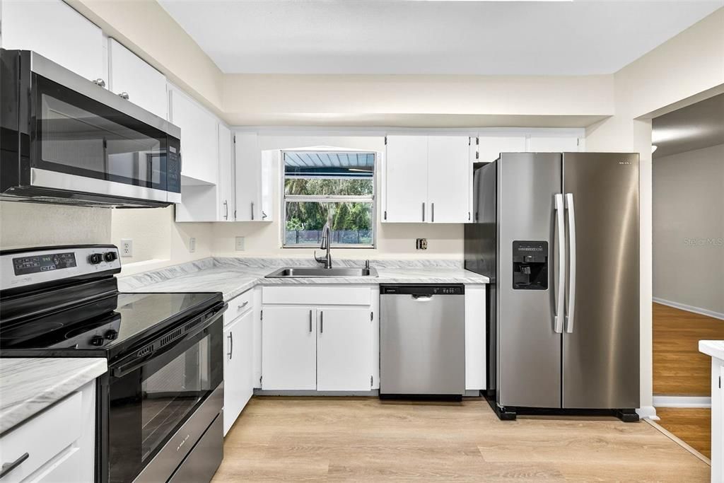 For Sale: $515,000 (4 beds, 3 baths, 1988 Square Feet)