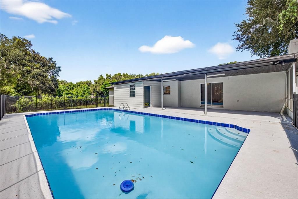 For Sale: $515,000 (4 beds, 3 baths, 1988 Square Feet)