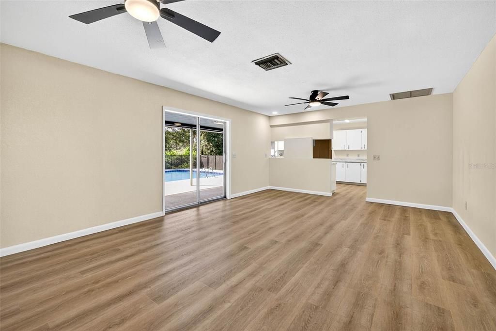 For Sale: $515,000 (4 beds, 3 baths, 1988 Square Feet)