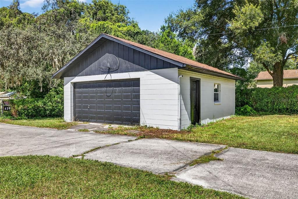 For Sale: $515,000 (4 beds, 3 baths, 1988 Square Feet)