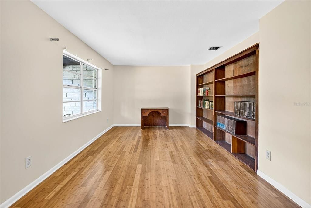 For Sale: $515,000 (4 beds, 3 baths, 1988 Square Feet)