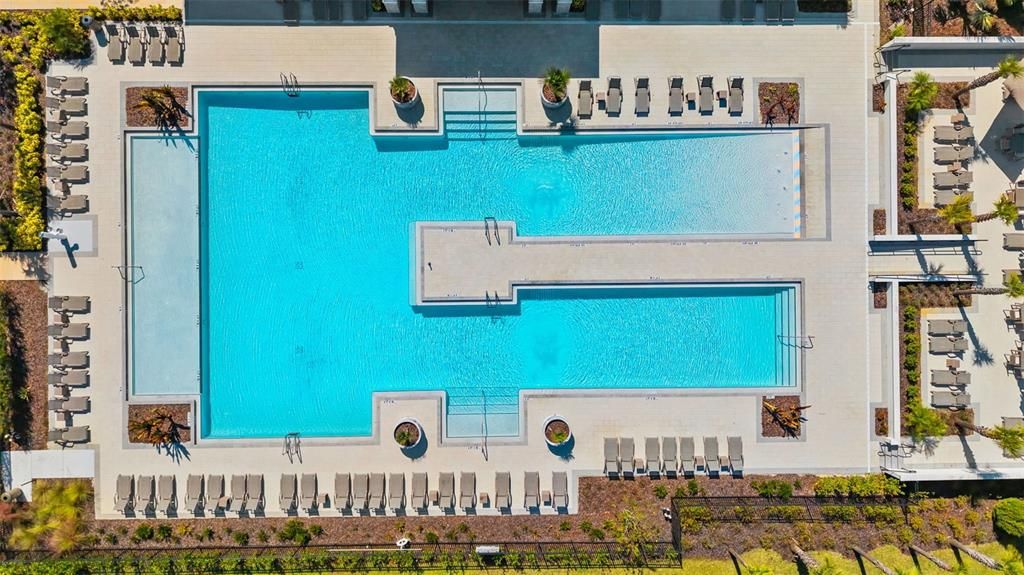 For Sale: $338,000 (4 beds, 2 baths, 1939 Square Feet)