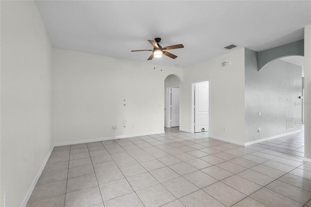 Active With Contract: $2,095 (3 beds, 2 baths, 1751 Square Feet)
