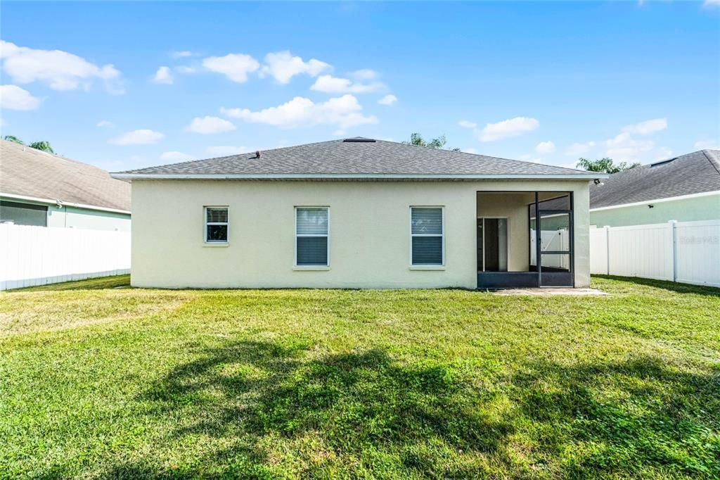 Active With Contract: $2,095 (3 beds, 2 baths, 1751 Square Feet)
