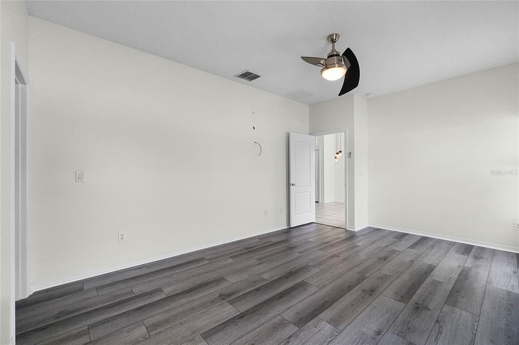 Active With Contract: $2,095 (3 beds, 2 baths, 1751 Square Feet)