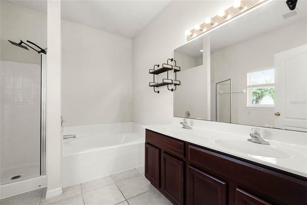 Active With Contract: $2,095 (3 beds, 2 baths, 1751 Square Feet)