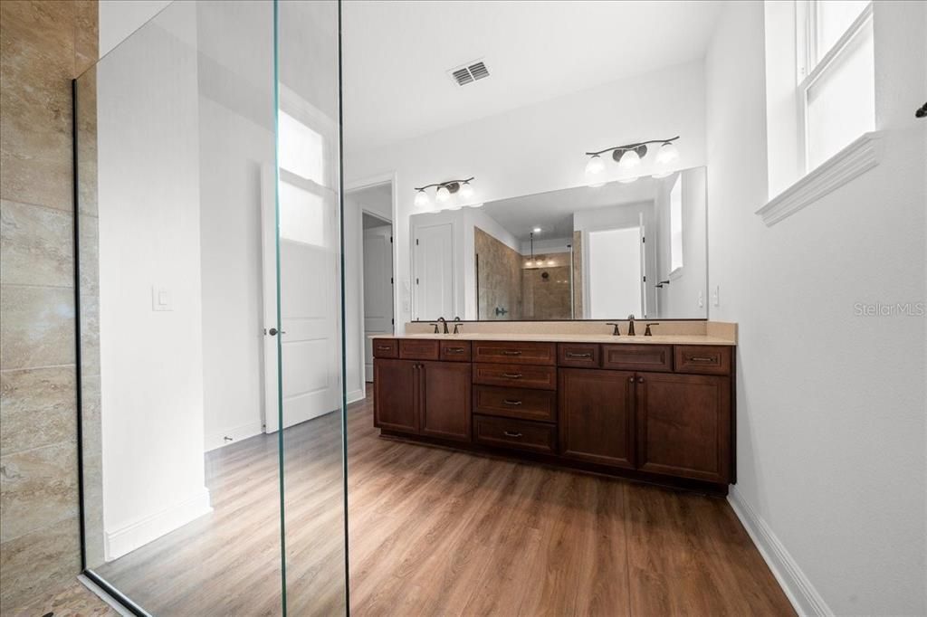 For Sale: $493,250 (2 beds, 2 baths, 2815 Square Feet)