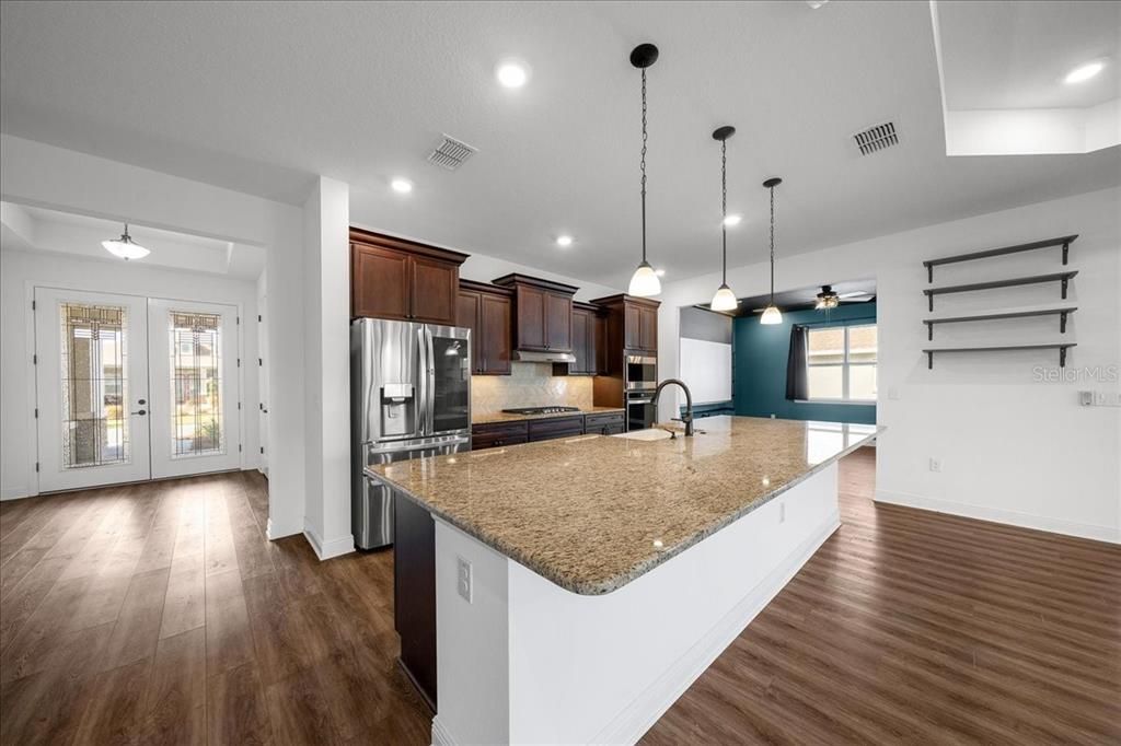 For Sale: $493,250 (2 beds, 2 baths, 2815 Square Feet)