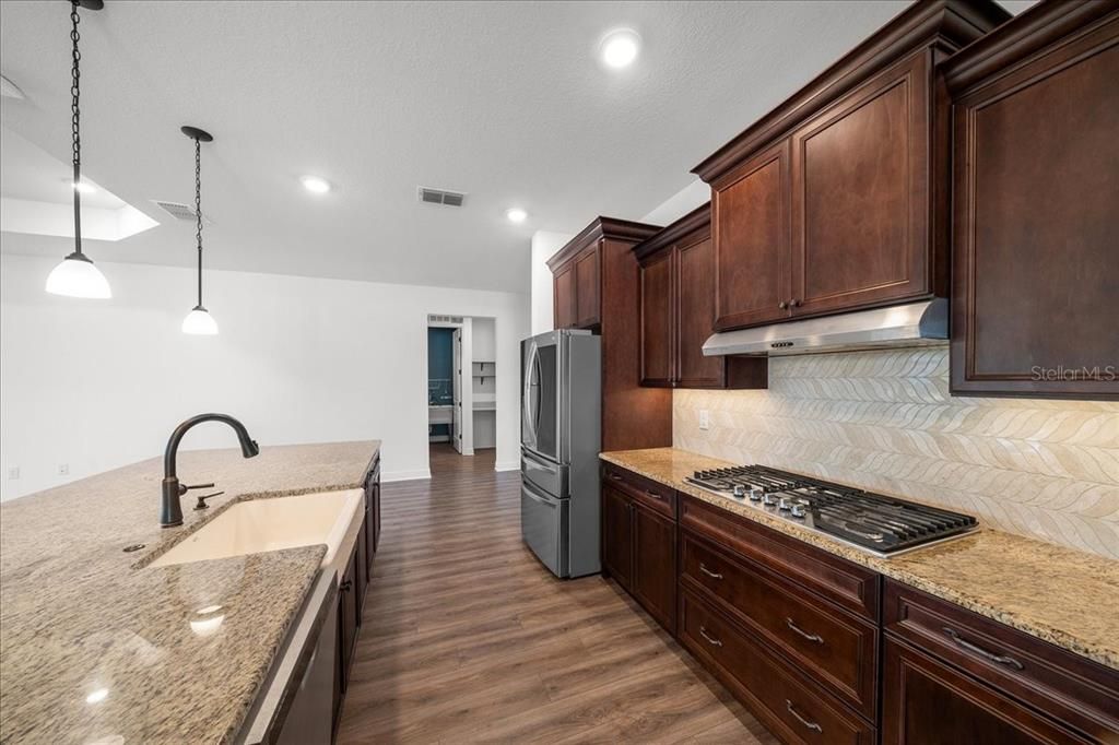 For Sale: $493,250 (2 beds, 2 baths, 2815 Square Feet)