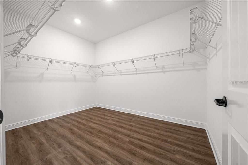 For Sale: $493,250 (2 beds, 2 baths, 2815 Square Feet)