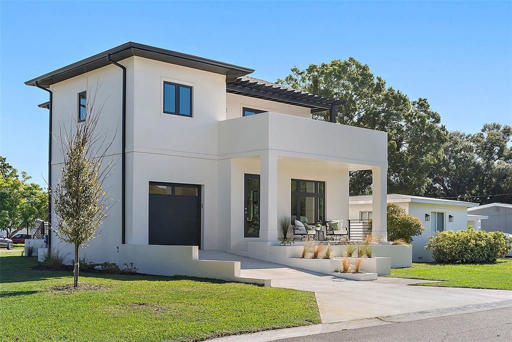 Active With Contract: $849,000 (4 beds, 3 baths, 2401 Square Feet)