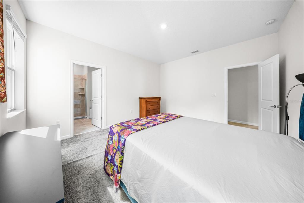 На продажу: $369,000 (3 спален, 2 ванн, 1918 Квадратных фут)