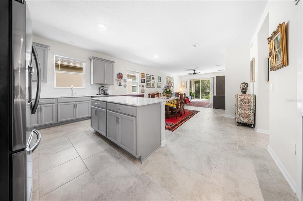 На продажу: $369,000 (3 спален, 2 ванн, 1918 Квадратных фут)