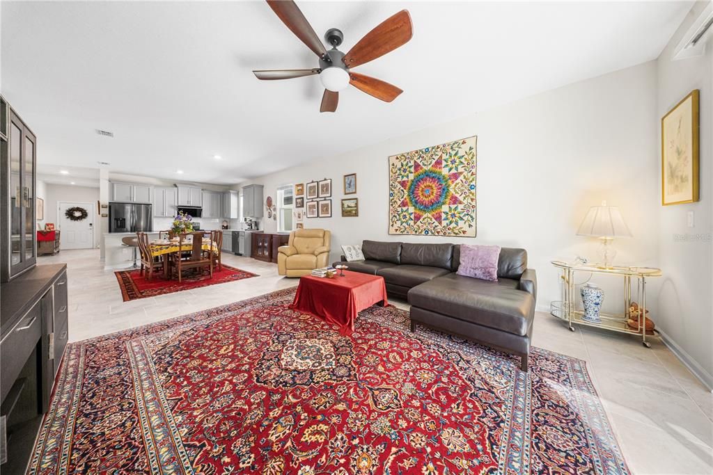 На продажу: $369,000 (3 спален, 2 ванн, 1918 Квадратных фут)