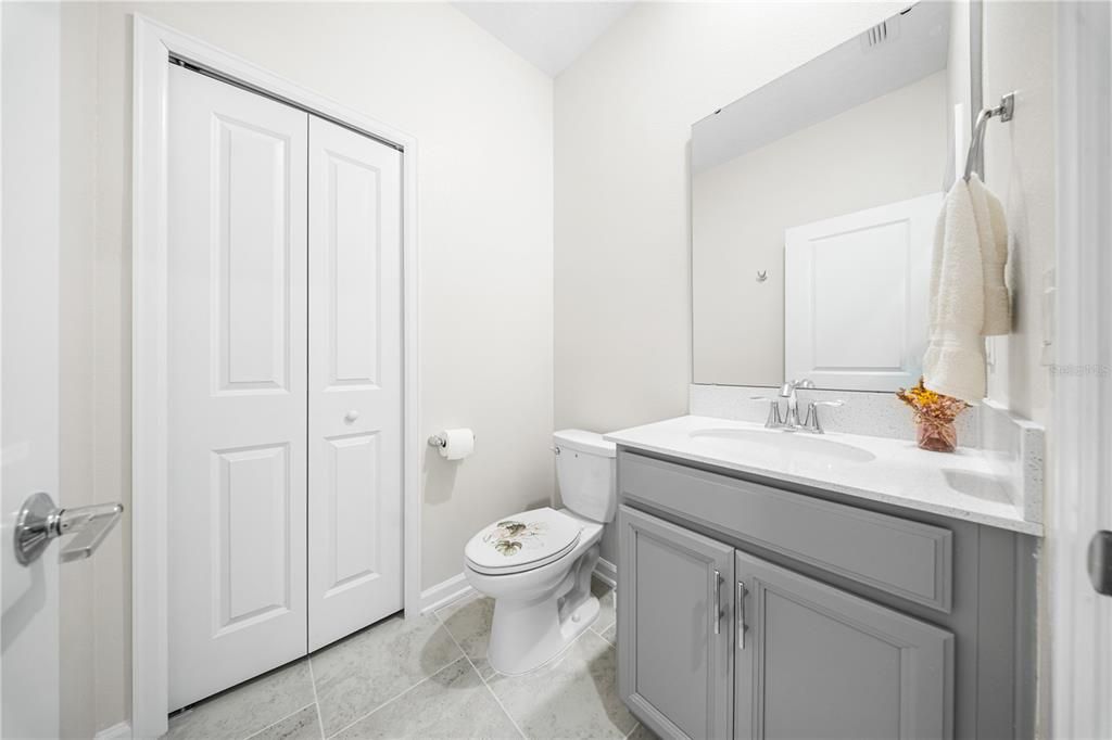 На продажу: $369,000 (3 спален, 2 ванн, 1918 Квадратных фут)