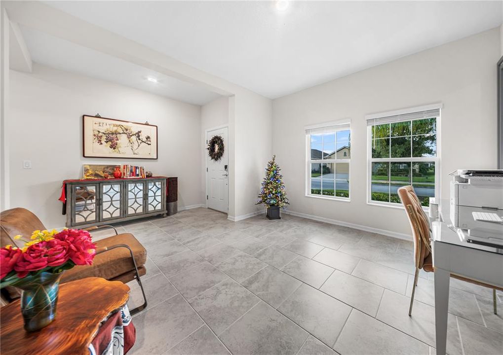 На продажу: $369,000 (3 спален, 2 ванн, 1918 Квадратных фут)