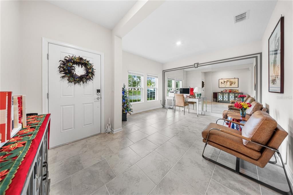 На продажу: $369,000 (3 спален, 2 ванн, 1918 Квадратных фут)