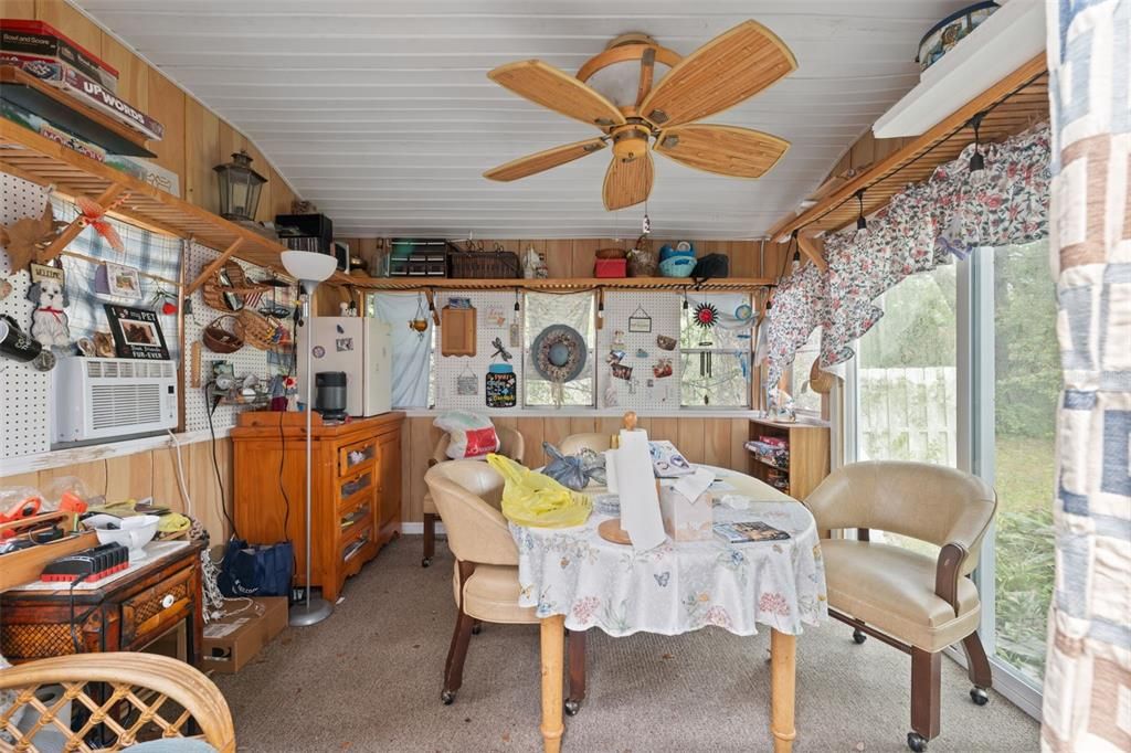 For Sale: $295,000 (2 beds, 1 baths, 2016 Square Feet)