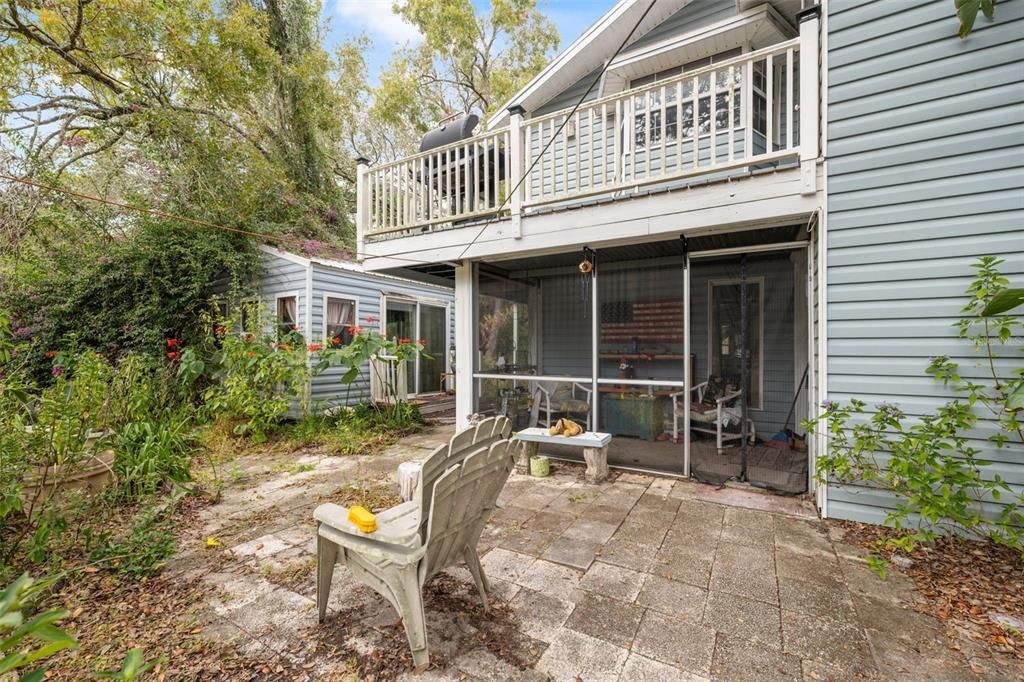 For Sale: $295,000 (2 beds, 1 baths, 2016 Square Feet)