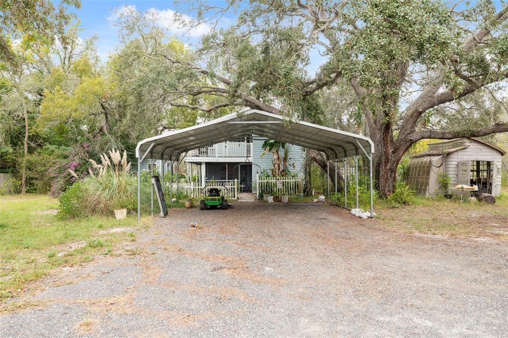 For Sale: $295,000 (2 beds, 1 baths, 2016 Square Feet)