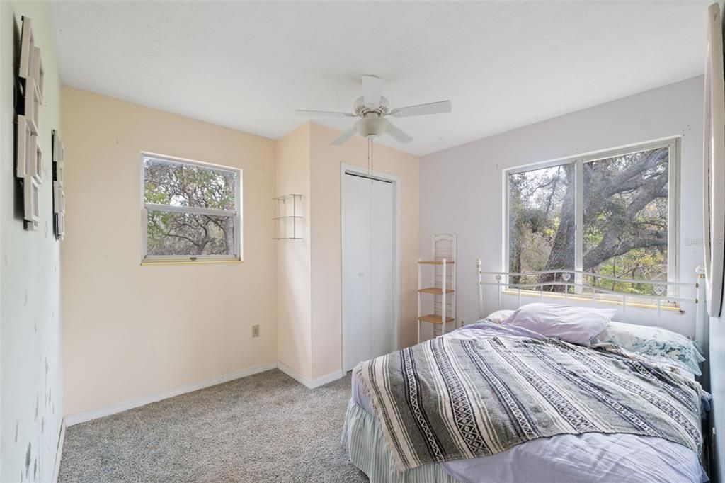 For Sale: $295,000 (2 beds, 1 baths, 2016 Square Feet)