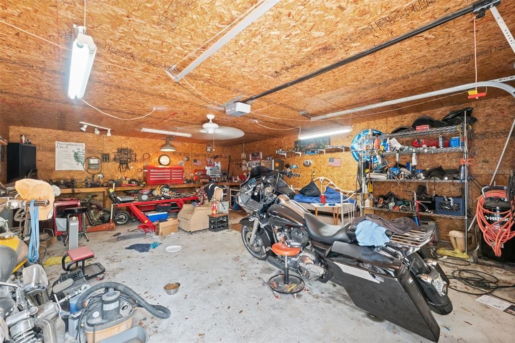 For Sale: $295,000 (2 beds, 1 baths, 2016 Square Feet)