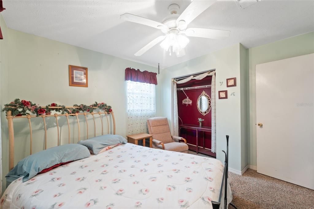 For Sale: $295,000 (2 beds, 1 baths, 2016 Square Feet)